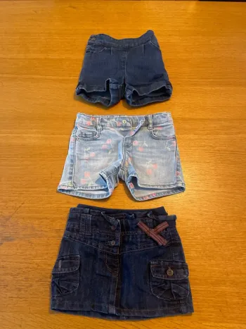 2 short une jupe 12 mois fille