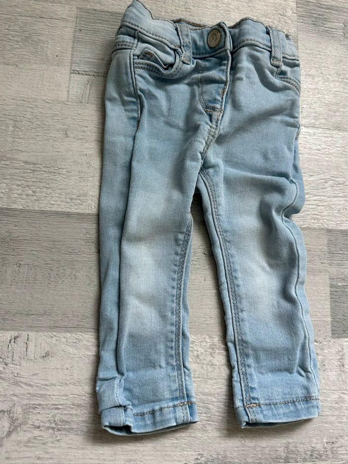 Lot de 2 jeans.