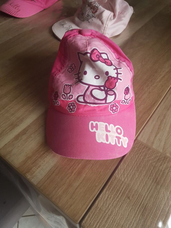 Lot 2 casquettes fille
