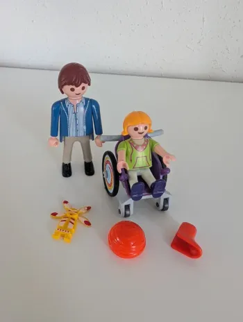 Playmobil 6663 enfant avec fauteuil roulant et papa