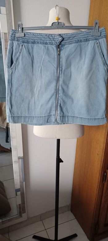 Très belle jupe jeans courte femme T 44