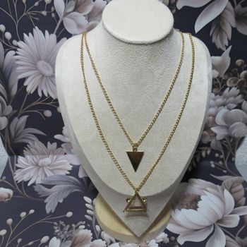 🌟 Superbe Collier Double Rang – Motifs Triangulaires Dorés 🌟