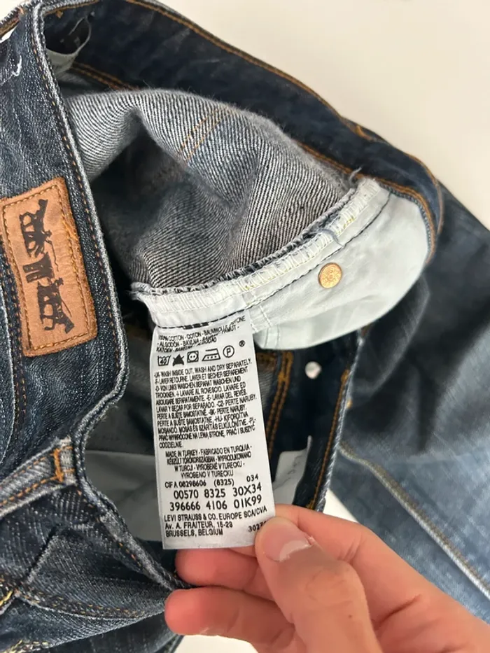 Jean Levi's Femme Bleu Marine W30 L34 | 570 Straight | Taille FR40 | Très Bon État LF644 - photo numéro 5