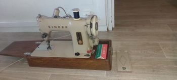 Machine à coudre singer ancienne 