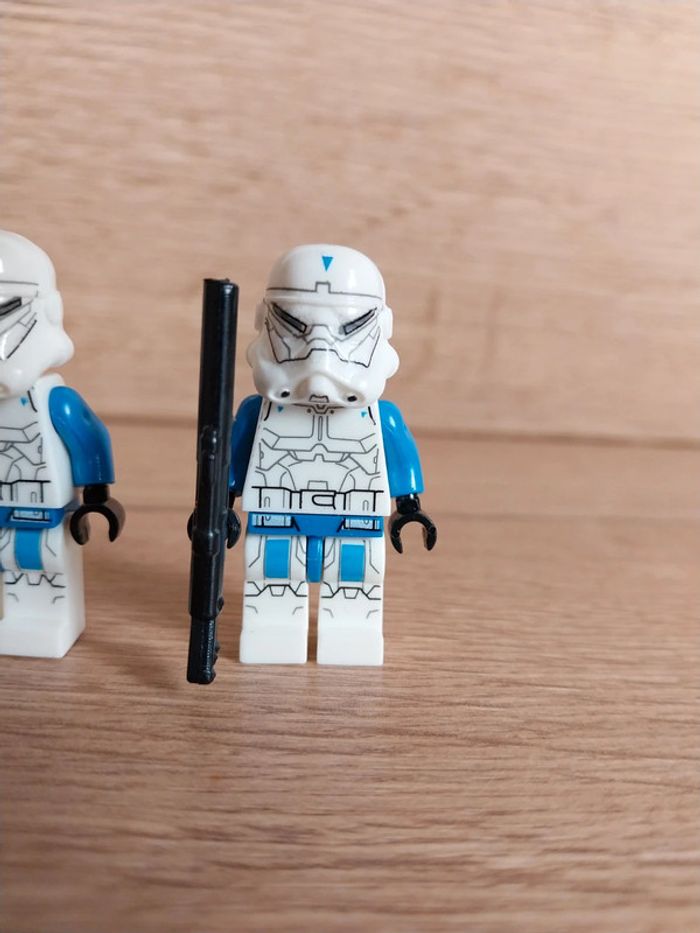 Figurines type lego 2 stormtroopers spécial force commander star wars - photo numéro 2