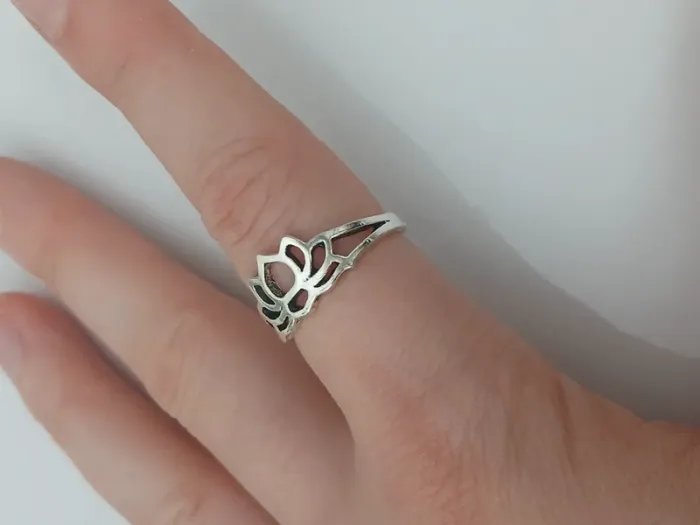 Bague argentée tendance en acier inoxydable - photo numéro 2