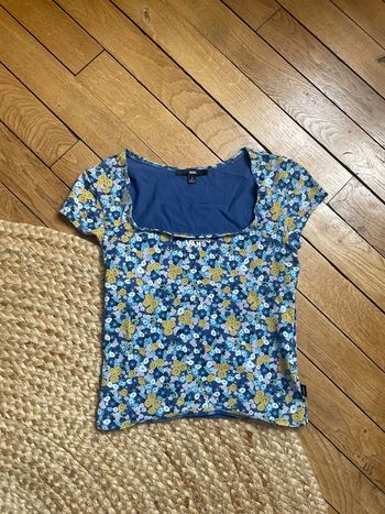 Top à fleurs