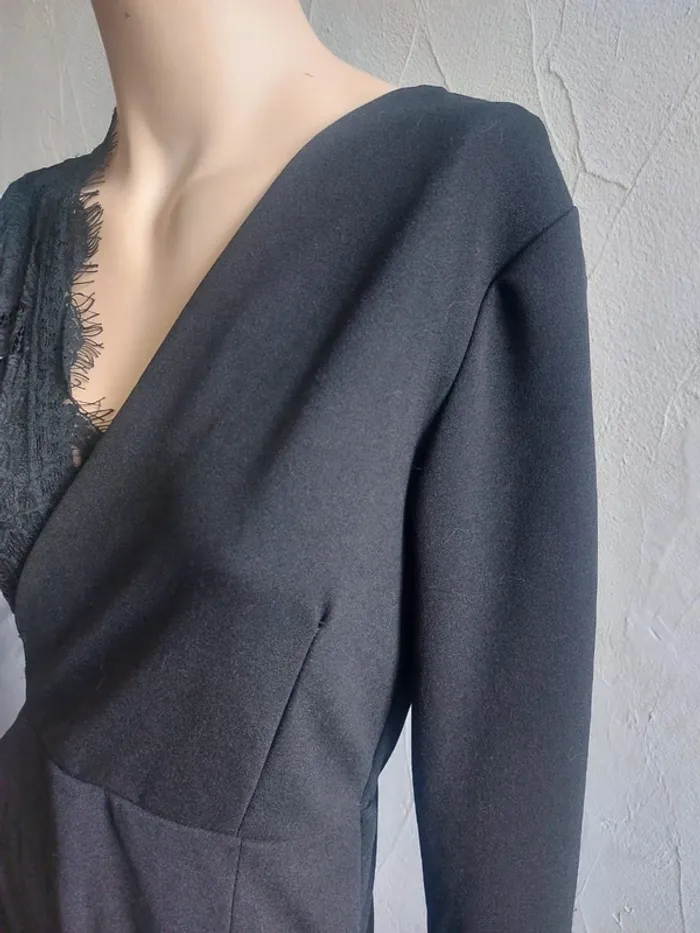 Robe élégante noire avec dentelle - photo numéro 4