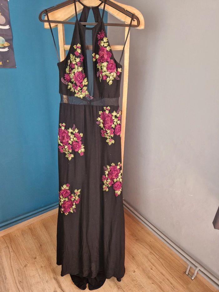 Robe de soirée neuve 38 + chale