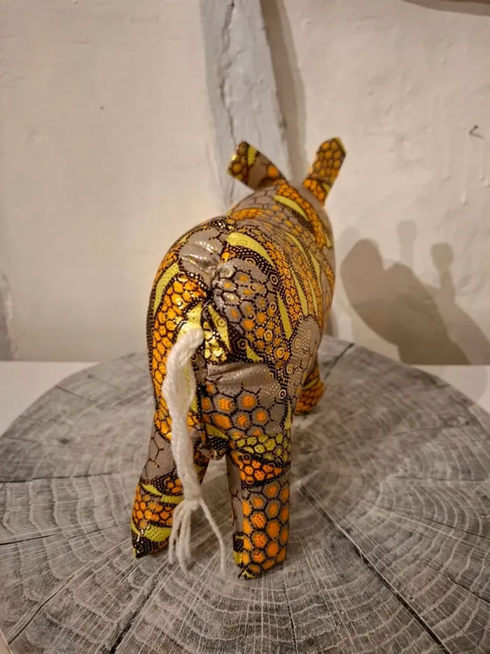 Peluche en tissu rhinocéros doré - photo numéro 3