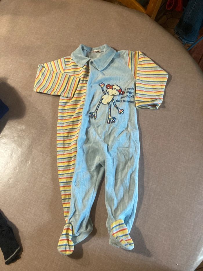 Pyjama velours bébé 12 mois – Petit singe arc-en-ciel