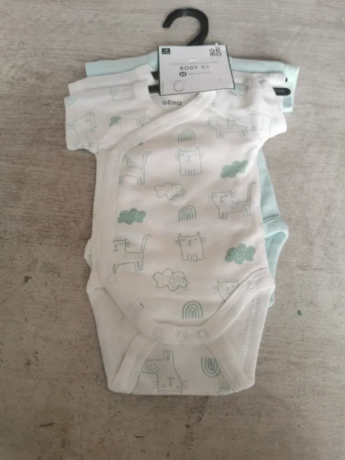 Lot de 3 body 1 mois gemo - photo numéro 2