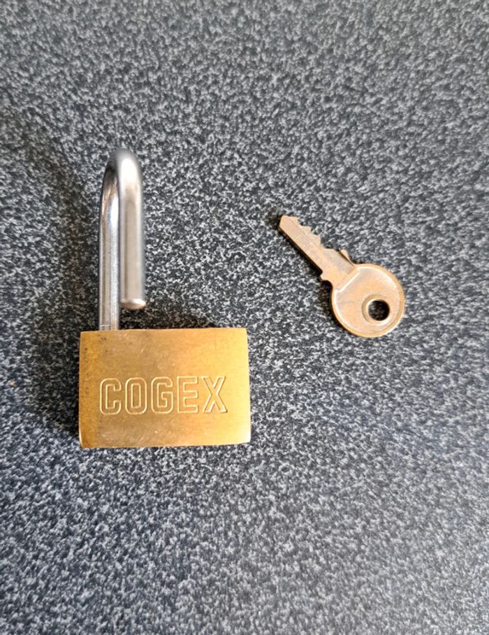 Petit cadenas - photo numéro 2