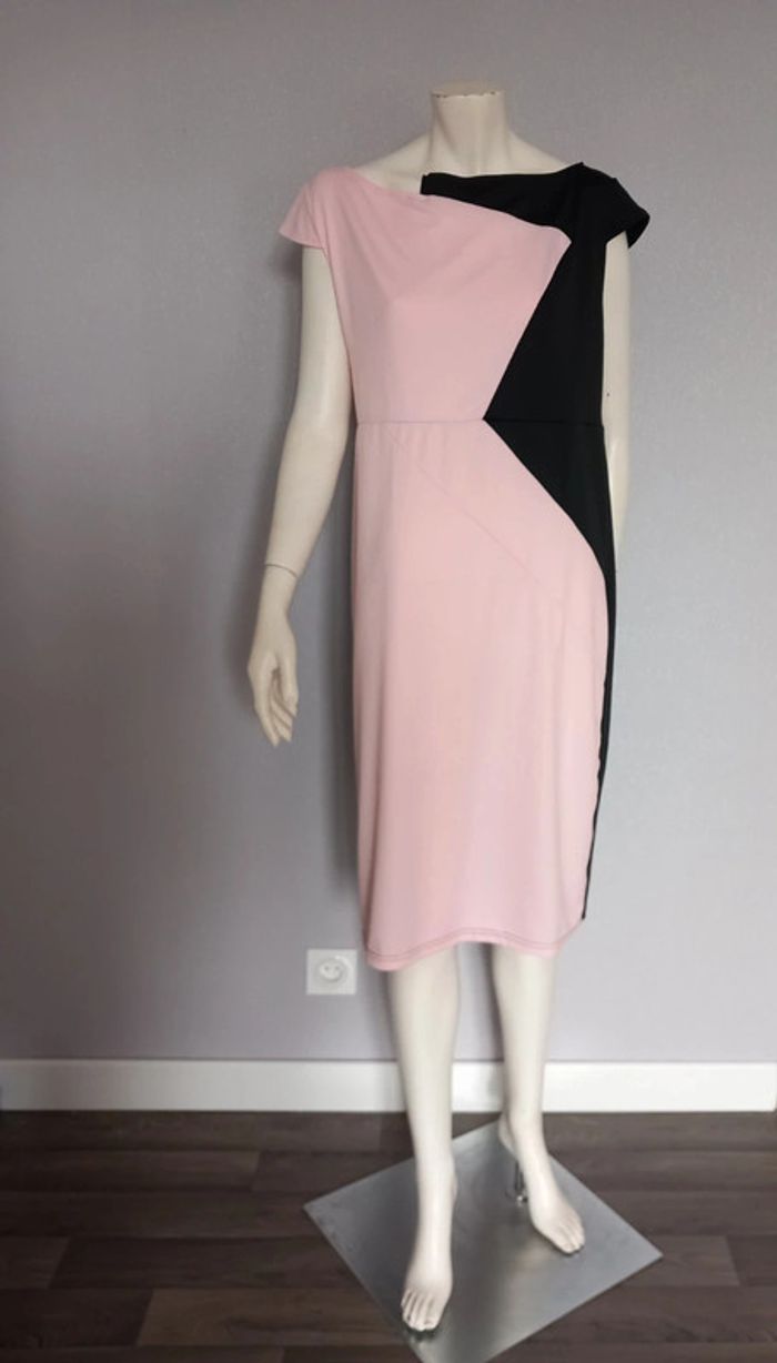 Robe chic asymétrique neuve 2XL.