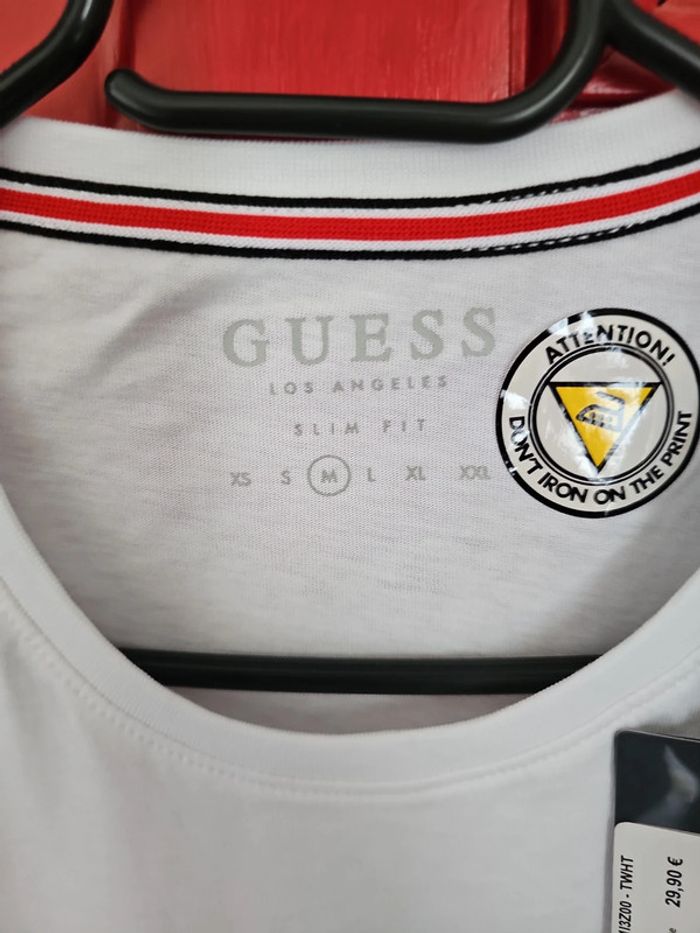 🔥T shirt Guess Taille M - photo numéro 3