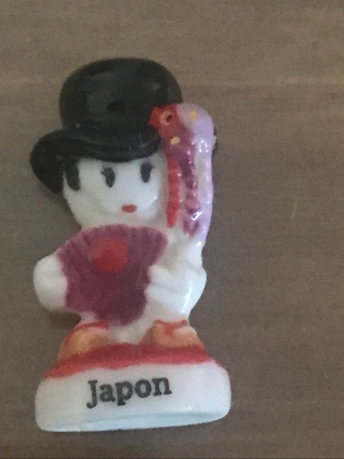 2 fèves Pays France et Japon - photo numéro 2
