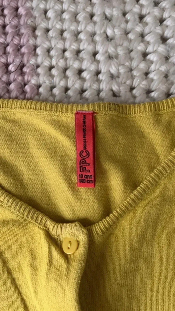 Gilet jaune moutarde 10ans - photo numéro 2