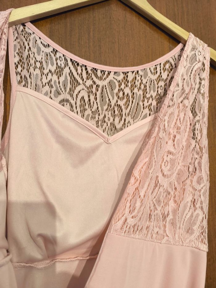 Robe rose bonbon sans manche avec dentelle - photo numéro 6