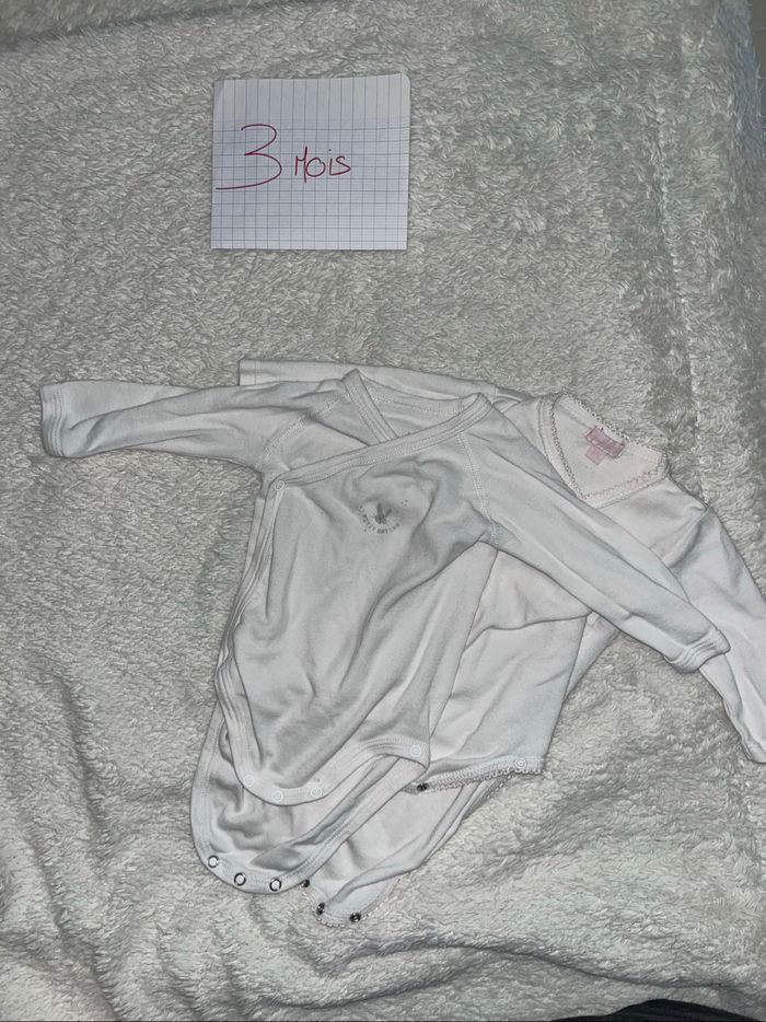 Lot bodies 3 mois