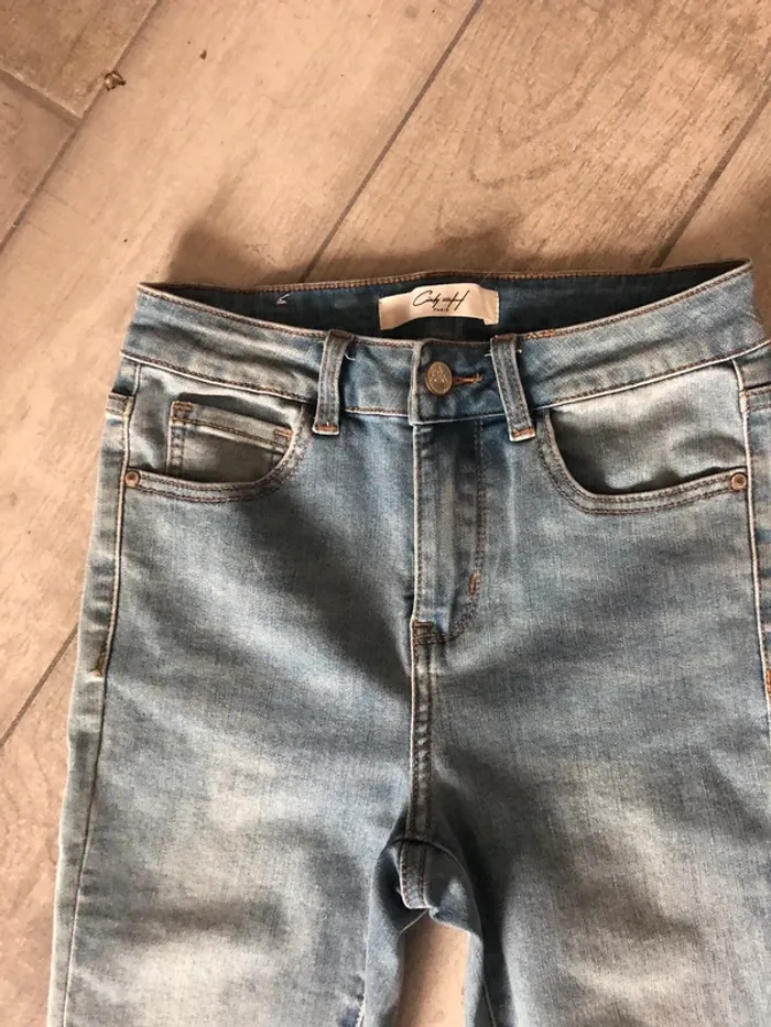 Jeans skinny city h Paris TBE Taille 36 - photo numéro 2