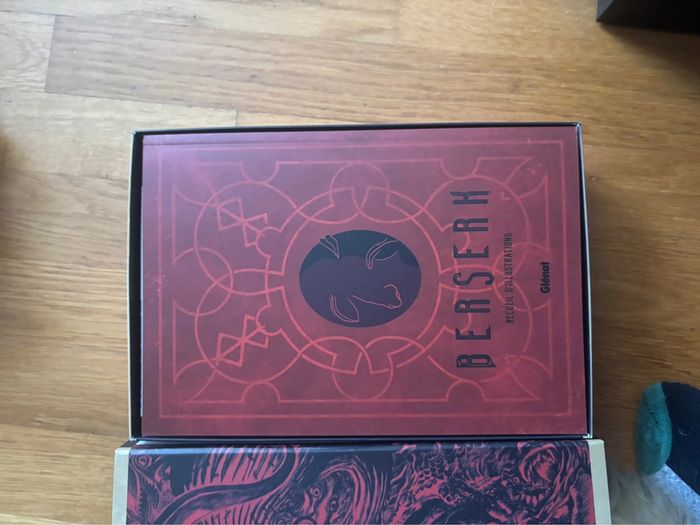 Coffret 6 tomes Berserk collector + tomes 7 et 8 - photo numéro 3