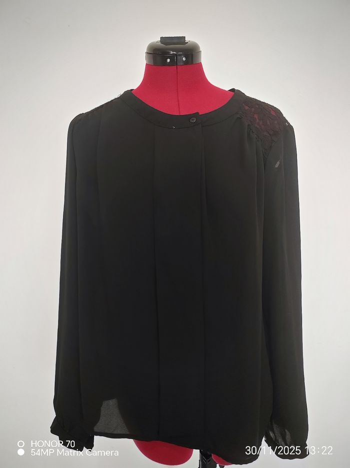 Chemise dentelle fluide