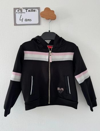 Gilet à capuche - taille 4 ans 🌸