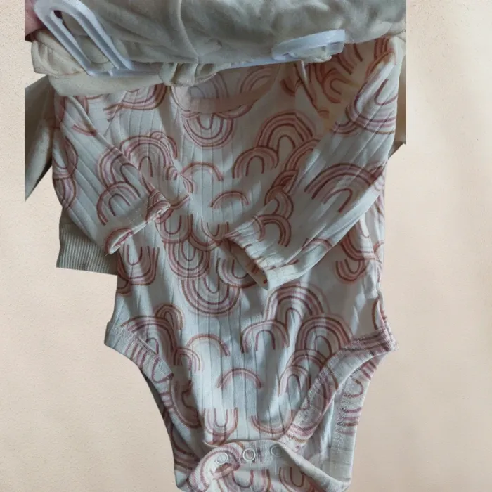 Ensemble fille 4 pièces-3-6mois-neuf avec étiquette - photo numéro 2