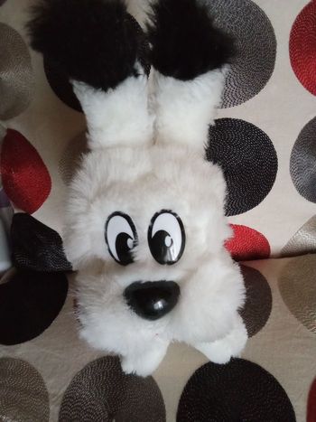 Peluche Idéfix chien bicolore blanc et noir du  parc d'Astérix doudou ancien 1989 Gipsy made in Koréa Corée langue bouche rouge en tissu feutrine  vintage