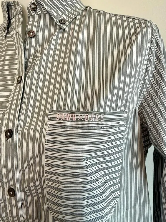 Chemise Dawn x Dare lignée blanche et grise taille XS parfait état - photo numéro 3