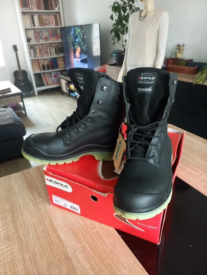 Chaussures de sécurité noir T40 Neuve - photo numéro 13