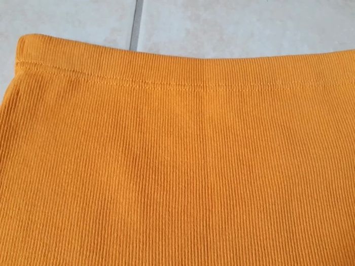 Jupe courte extensible T38/40 - photo numéro 2