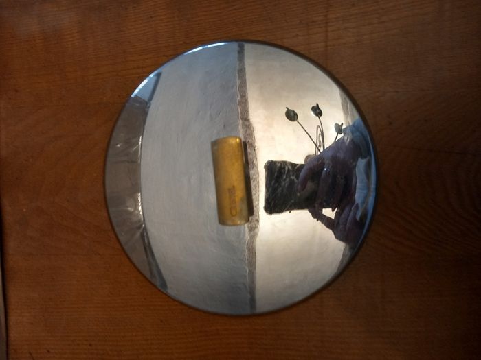 Couvercle diamètre 20 cm.