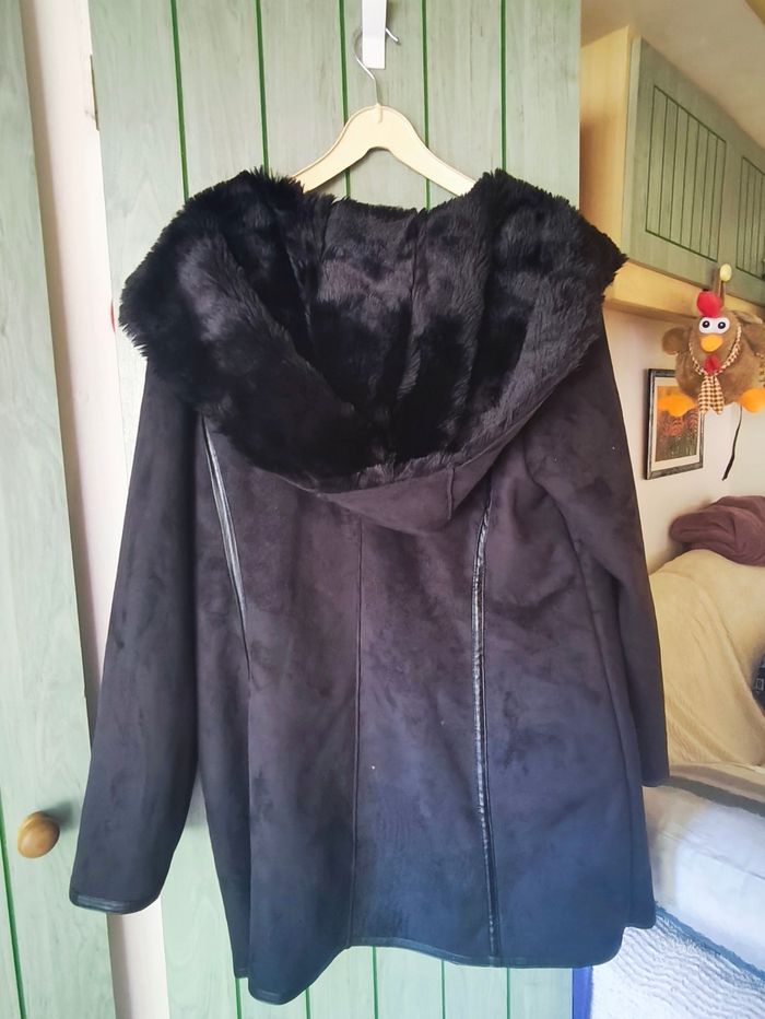 Manteau en fausse fourrure - photo numéro 2