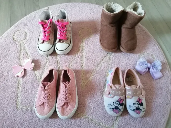 Lot chaussures fille baskets bottes chaussons