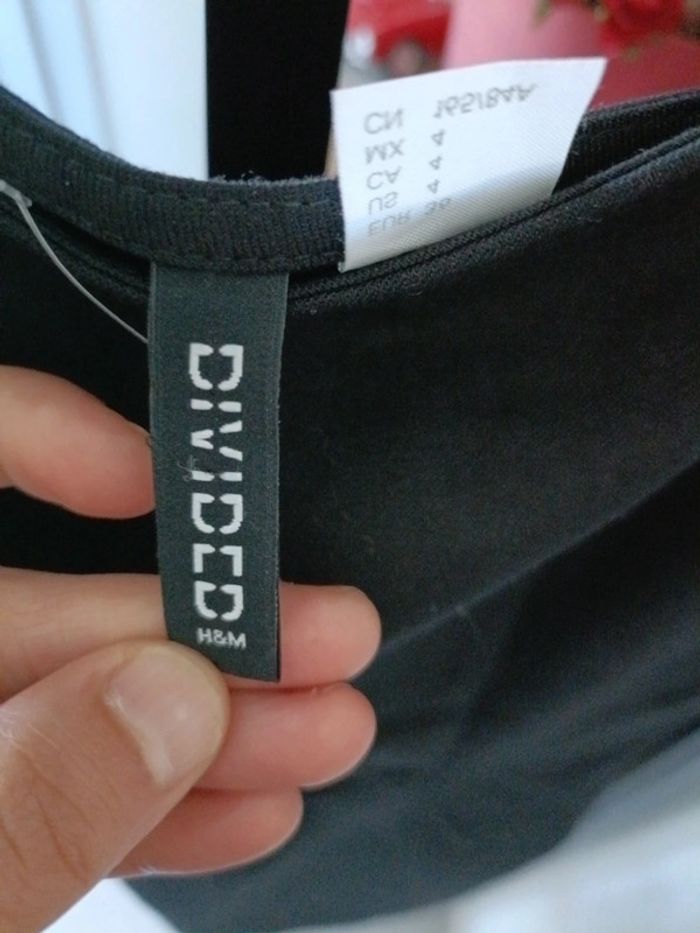 Robe courte noire - fente coté H&M – Taille 36 – Neuve - photo numéro 5