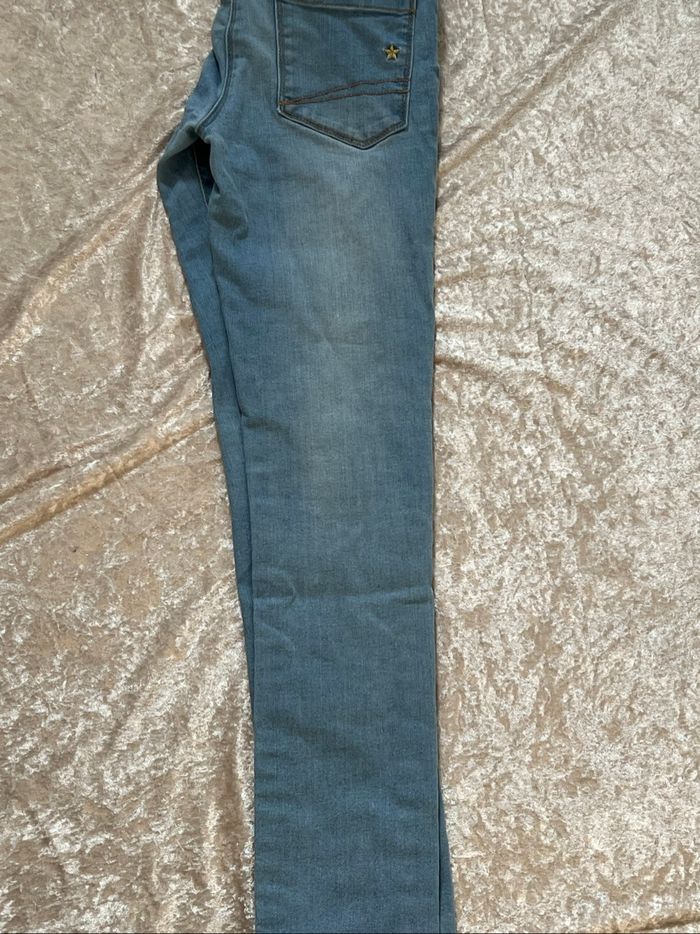 👖 Jeans enfant - Look stylé et confort garanti ! 🌟 - photo numéro 2