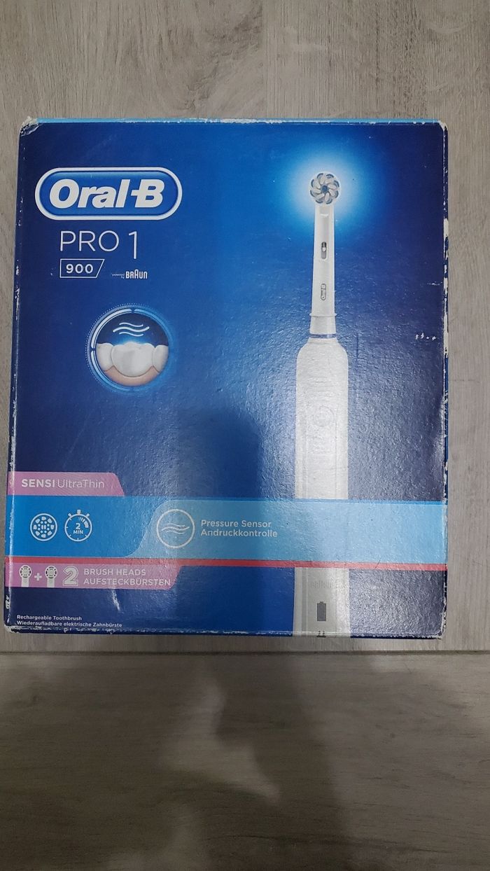Brosse à Dents Électrique Oral B Pro 1 avec 2 brossettes.