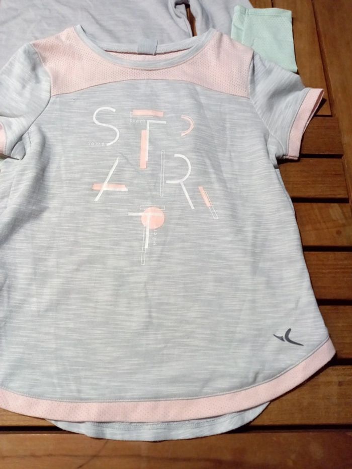 Lot de 2 tee-shirts Décathlon T 5 ans - photo numéro 2