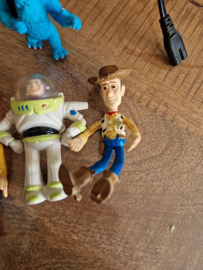 Lot toy story et monstre et compagnie - photo numéro 4