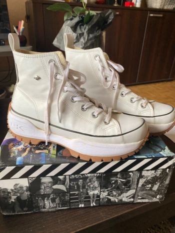Basckettes montantes cuir blanches compensées