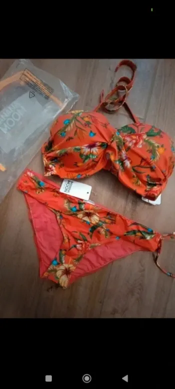 Superbe maillot de bain neuf banana moon 38/38C