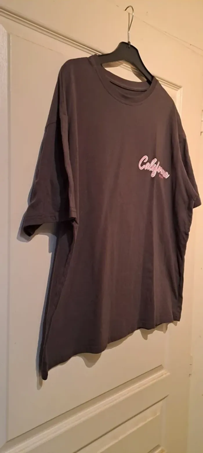 T Shirt marron/kaki California Dreaming - Marque Shein - Taille 36 - Très bon état. - photo numéro 3