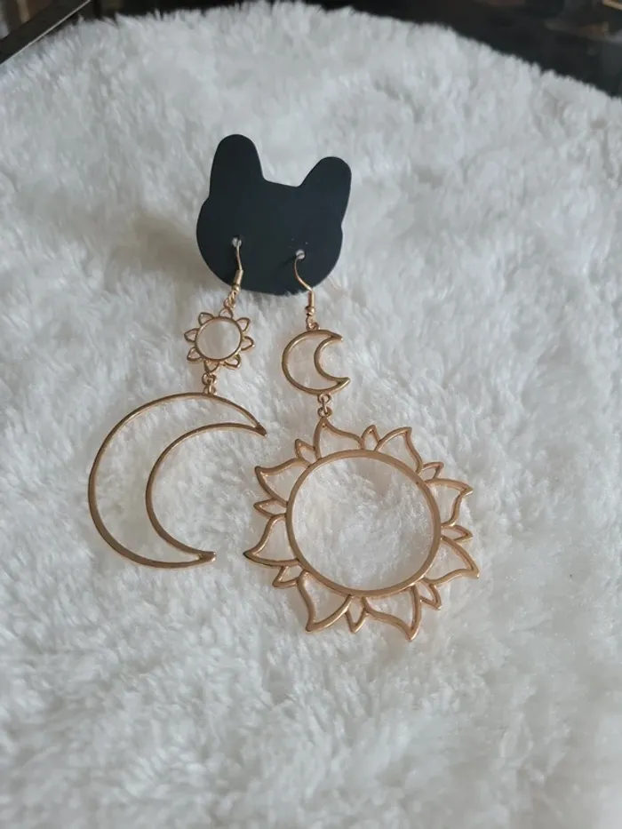 Boucles d oreilles asymetriques soleil