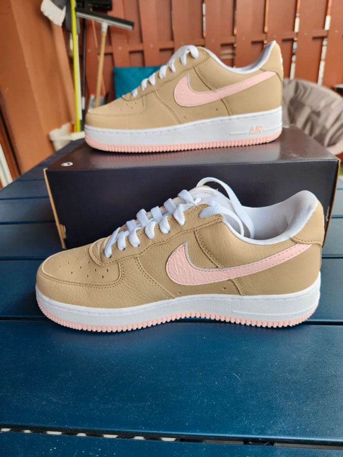 Nike air force 1 low retro Taille 40 neuves beige rose - photo numéro 3