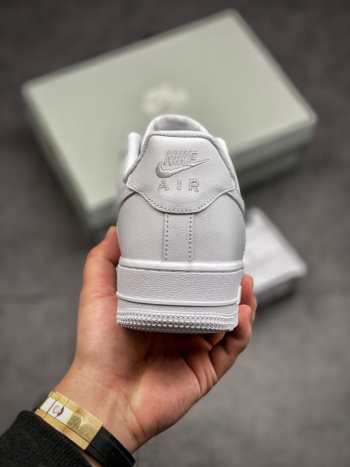 Nike Air Force 1 Low '07 White taille :40.5 - photo numéro 3
