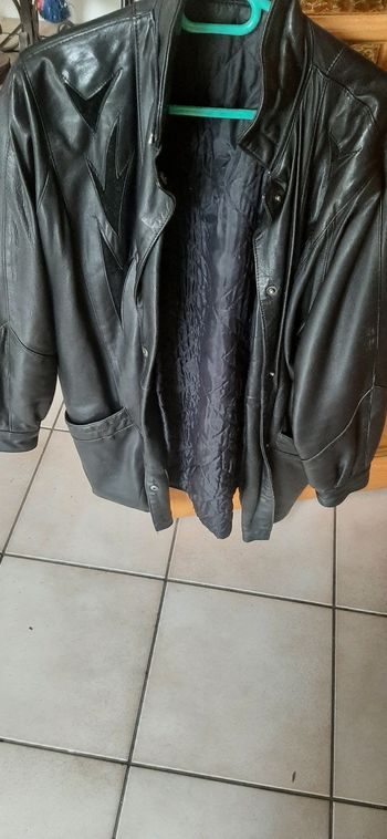 Veste croûte de mouton  doublée en três bon état