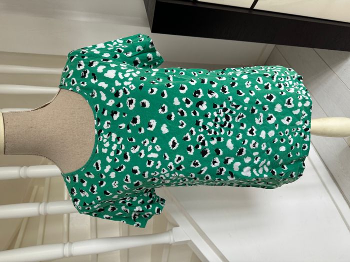 Blouse manches courtes Vila verte et motifs léopard noirs et blancs - photo numéro 4