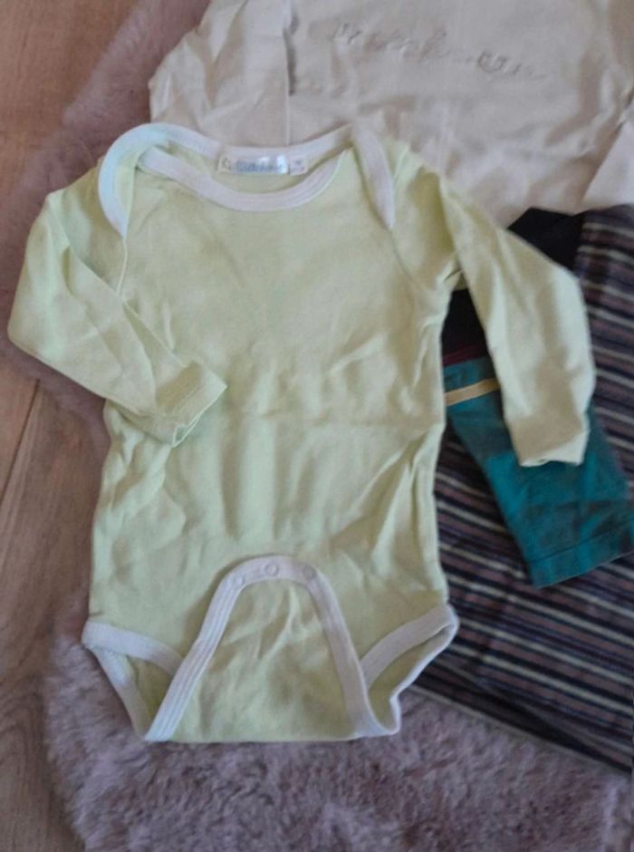 Lot t-shirt manches longues + body 18 mois - photo numéro 2