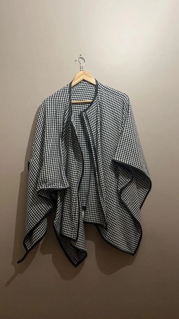 Cape / manteau avec ceinture